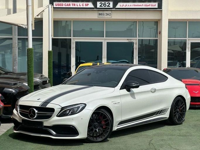 Подержанный Mercedes-Benz C-Class AMG 63 AMG S IV (W205), 4.0 л, 2017 в Шардже от Noor Al Seyoh Used Cars Белый цвет. GCC | AUTO.AE