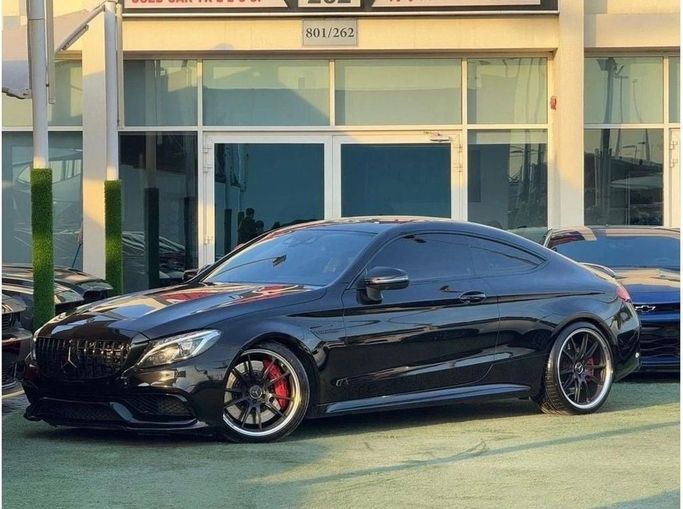 Подержанный Mercedes-Benz C-Class AMG 63 AMG S IV (W205), 4.0 л, 2017 в Шардже от Noor Al Seyoh Used Cars Черный цвет. GCC | AUTO.AE