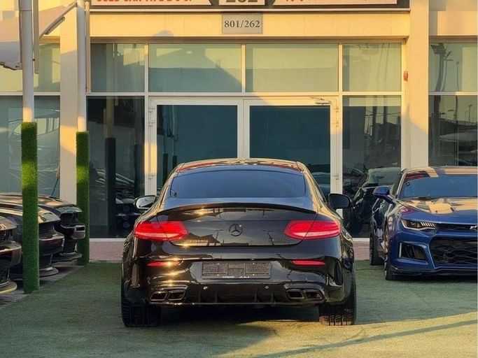 Подержанный Mercedes-Benz C-Class AMG 63 AMG S IV (W205), 4.0 л, 2017 в Шардже от Noor Al Seyoh Used Cars Черный цвет. GCC | AUTO.AE