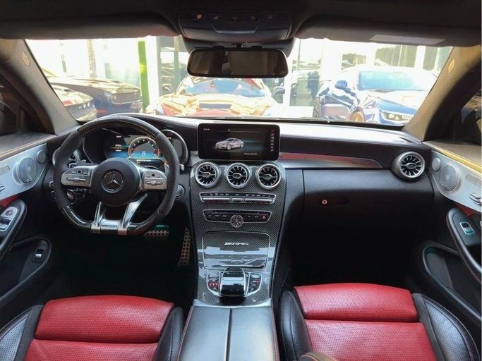 Подержанный Mercedes-Benz C-Class AMG 63 AMG S IV (W205), 4.0 л, 2017 в Шардже от Noor Al Seyoh Used Cars Черный цвет. GCC | AUTO.AE