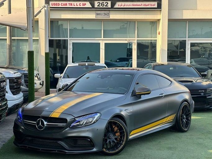Подержанный Mercedes-Benz C-Class AMG 63 AMG S IV (W205), 4.0 л, 2017 в Шардже от Noor Al Seyoh Used Cars Серый цвет. GCC | AUTO.AE