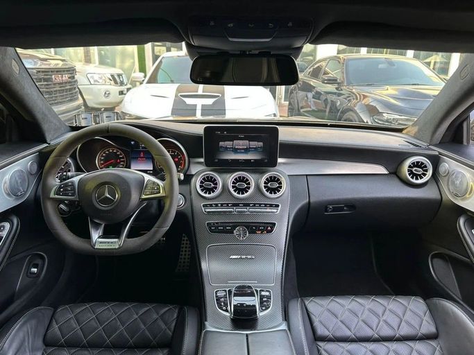 Подержанный Mercedes-Benz C-Class AMG 63 AMG S IV (W205), 4.0 л, 2017 в Шардже от Noor Al Seyoh Used Cars Серый цвет. GCC | AUTO.AE