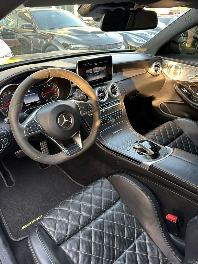 Подержанный Mercedes-Benz C-Class AMG 63 AMG S IV (W205), 4.0 л, 2017 в Шардже от Noor Al Seyoh Used Cars Серый цвет. GCC | AUTO.AE