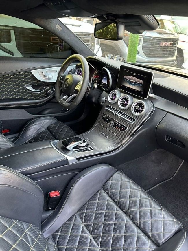 Подержанный Mercedes-Benz C-Class AMG 63 AMG S IV (W205), 4.0 л, 2017 в Шардже от Noor Al Seyoh Used Cars Серый цвет. GCC | AUTO.AE