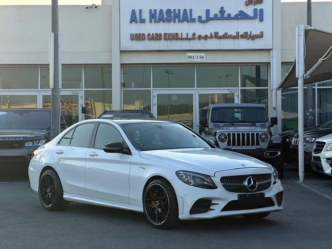 Подержанный Mercedes-Benz C-Class AMG 43 AMG IV (W205), 3.0 л, 2018 в Шардже от Al Hashal Used Cars Белый цвет. Американская | AUTO.AE