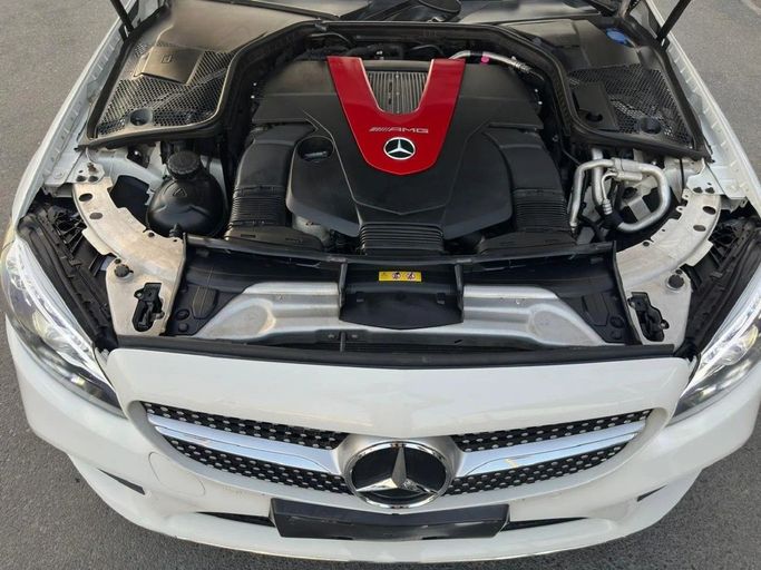 Подержанный Mercedes-Benz C-Class AMG 43 AMG IV (W205), 3.0 л, 2018 в Шардже от Al Hashal Used Cars Белый цвет. Американская | AUTO.AE
