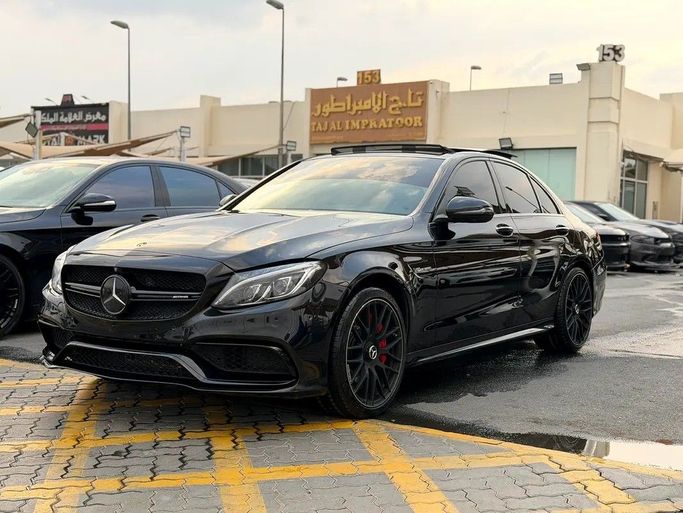 Подержанный Mercedes-Benz C-Class AMG 63 AMG S IV (W205), 4.0 л, 2017 в Шардже от ASAL ALHAIBAH USED CARS Черный цвет. GCC | AUTO.AE