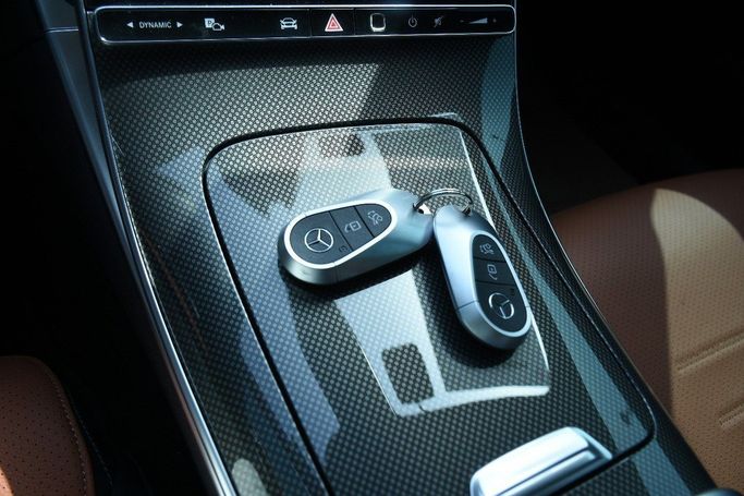 Подержанный Mercedes-Benz C-Class 300 V (W206), 2.0 л, 2023 в Шардже от Alfaris Used Cars Другой цвет цвет.  | AUTO.AE