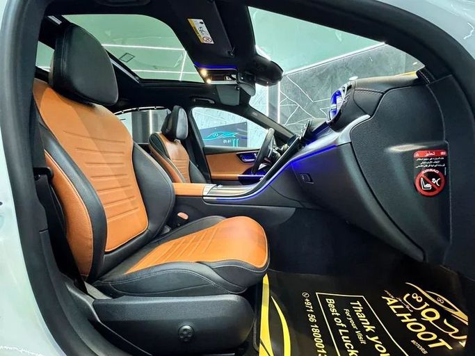 Подержанный Mercedes-Benz C-Class 200 V (W206), 2.0 л, 2023 в Шардже от Ayoon Alhoot Motors Белый цвет. GCC | AUTO.AE