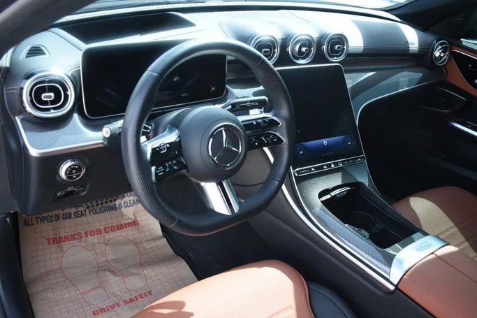 Подержанный Mercedes-Benz C-Class 300 V (W206), 2.0 л, 2023 в Шардже от Alfaris Used Cars Серый цвет.  | AUTO.AE