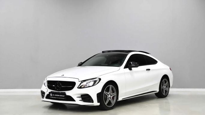 Used Mercedes-Benz C-Class 300 IV (W205), 2.0 l, 2017 in Sharjah by Al Qassem Cars Trading, White color. American Specs | AUTO.AE