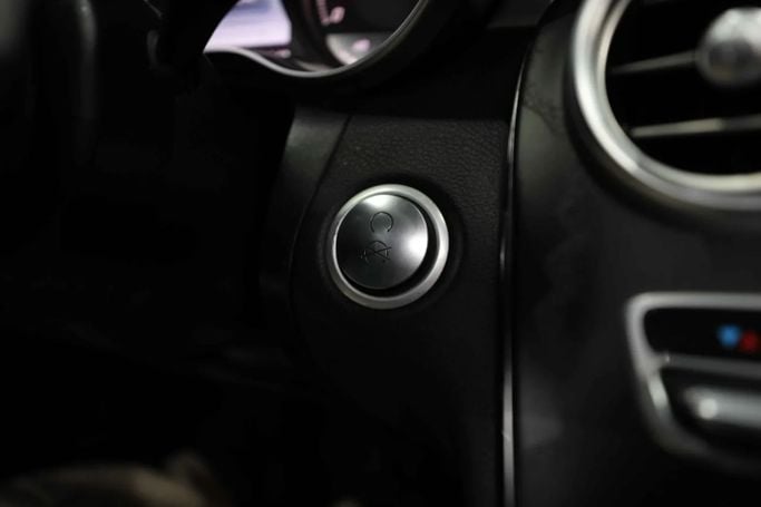 Used Mercedes-Benz C-Class 300 IV (W205), 2.0 l, 2017 in Sharjah by Al Qassem Cars Trading, White color. American Specs | AUTO.AE