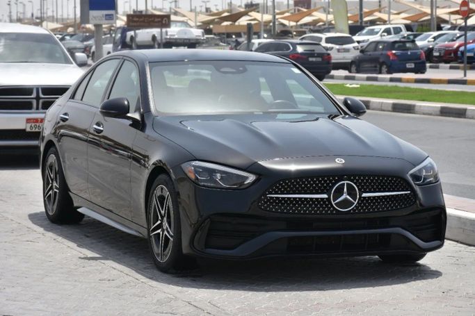 Подержанный Mercedes-Benz C-Class 300 V (W206), 2.0 л, 2023 в Шардже от Alfaris Used Cars Черный цвет. Other | AUTO.AE
