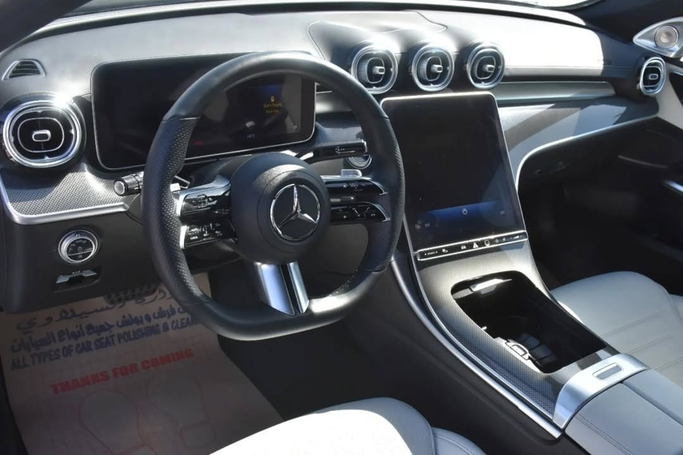 Подержанный Mercedes-Benz C-Class 300 V (W206), 2.0 л, 2022 в Шардже от Alfaris Used Cars Белый цвет. Other | AUTO.AE