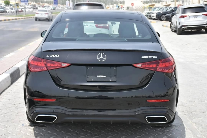 Подержанный Mercedes-Benz C-Class 300 V (W206), 2.0 л, 2023 в Шардже от Alfaris Used Cars Черный цвет. Other | AUTO.AE