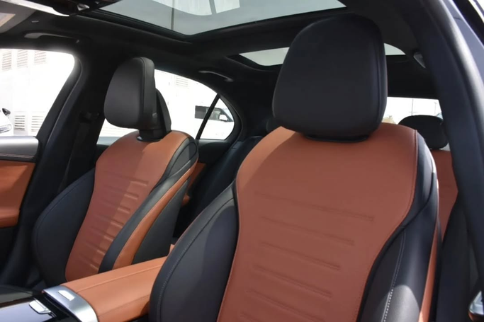 Подержанный Mercedes-Benz C-Class 300 V (W206), 2.0 л, 2023 в Шардже от Alfaris Used Cars Черный цвет. Other | AUTO.AE