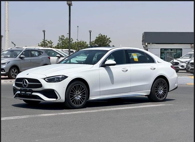 Подержанный Mercedes-Benz C-Class 200 L V (W206), 1.5 л, 2025 в Шардже от Alfaris Used Cars Белый цвет. Other | AUTO.AE