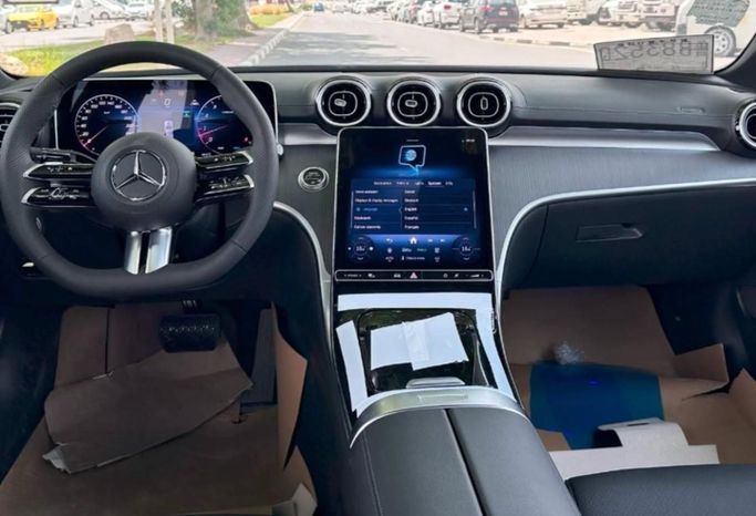 Подержанный Mercedes-Benz C-Class 200 L V (W206), 1.5 л, 2025 в Шардже от Alfaris Used Cars Белый цвет. Other | AUTO.AE