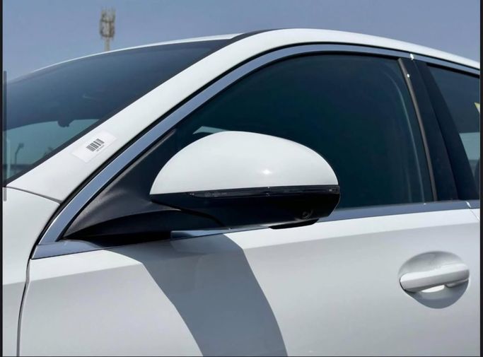 Подержанный Mercedes-Benz C-Class 200 L V (W206), 1.5 л, 2025 в Шардже от Alfaris Used Cars Белый цвет. Other | AUTO.AE