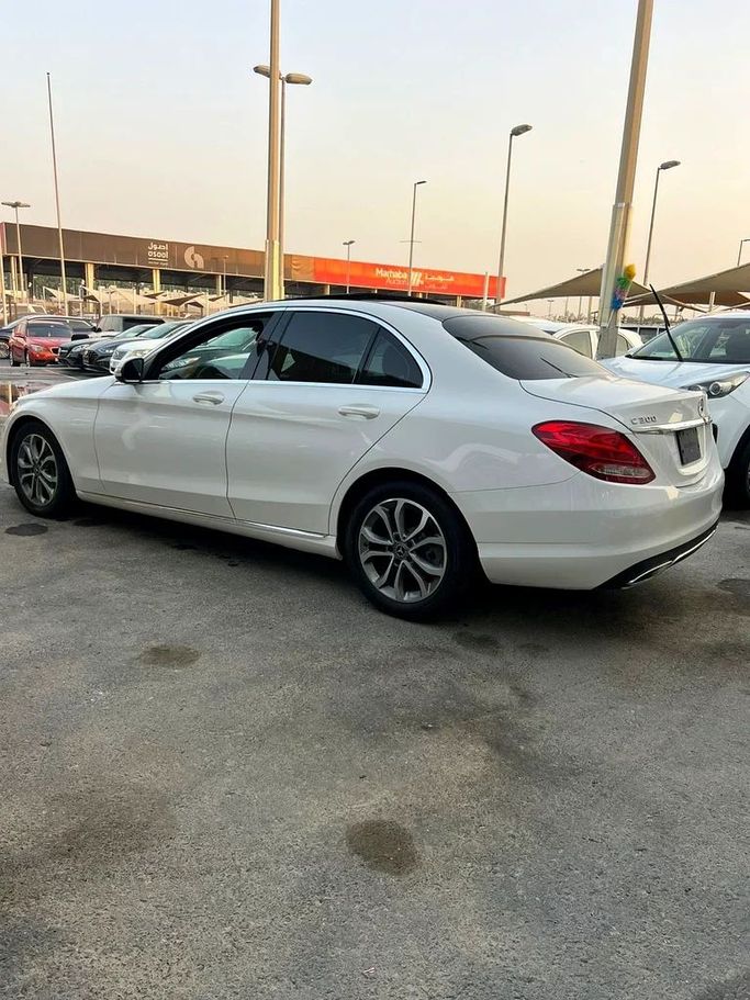 Used Mercedes-Benz C-Class 300 IV (W205) Facelift, 2.0 l, 2018 in Sharjah by Al Haram Al Masy, White color. American Specs | AUTO.AE