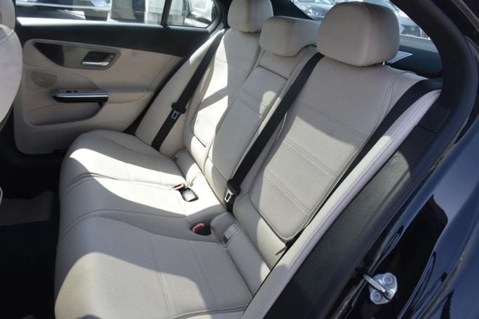 Подержанный Mercedes-Benz C-Class 300 V (W206), 2.0 л, 2022 в Шардже от Alfaris Used Cars Черный цвет. Other | AUTO.AE