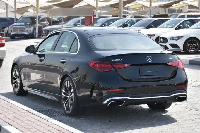 Подержанный Mercedes-Benz C-Class 300 V (W206), 2.0 л, 2022 в Шардже от Alfaris Used Cars Черный цвет. Other | AUTO.AE