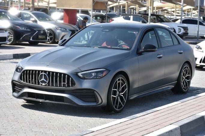 Подержанный Mercedes-Benz C-Class 300 V (W206), 2.0 л, 2023 в Шардже от Alfaris Used Cars Серебристый цвет. Other | AUTO.AE