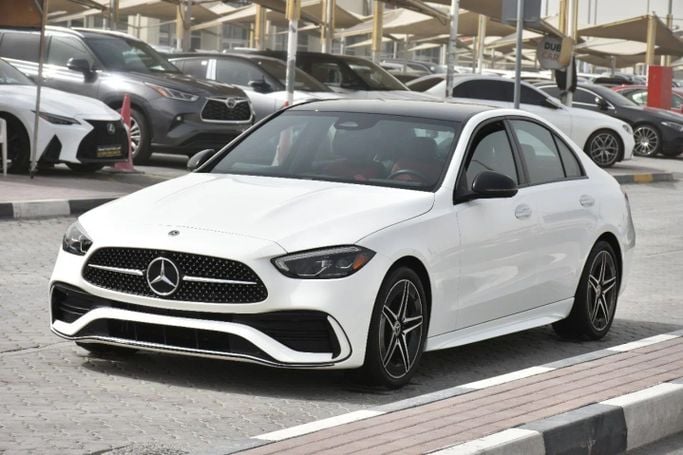 Подержанный Mercedes-Benz C-Class 300 V (W206), 2.0 л, 2023 в Шардже от Alfaris Used Cars Белый цвет. Other | AUTO.AE
