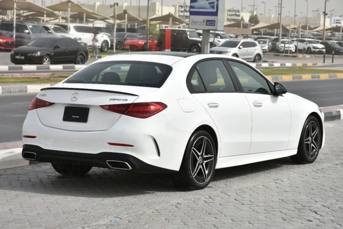 Подержанный Mercedes-Benz C-Class 300 V (W206), 2.0 л, 2023 в Шардже от Alfaris Used Cars Белый цвет. Other | AUTO.AE