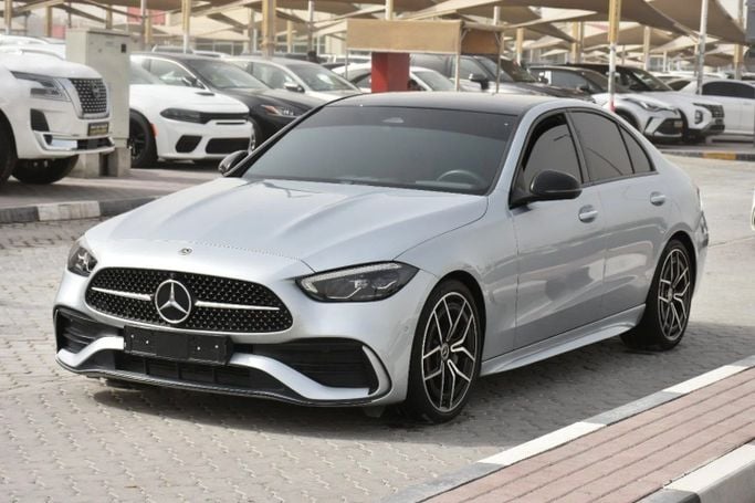 Подержанный Mercedes-Benz C-Class 300 V (W206), 2.0 л, 2023 в Шардже от Alfaris Used Cars Серебристый цвет. Other | AUTO.AE