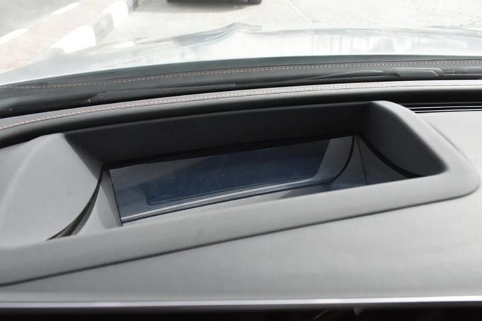 Подержанный Mercedes-Benz C-Class 300 V (W206), 2.0 л, 2023 в Шардже от Alfaris Used Cars Серебристый цвет. Other | AUTO.AE