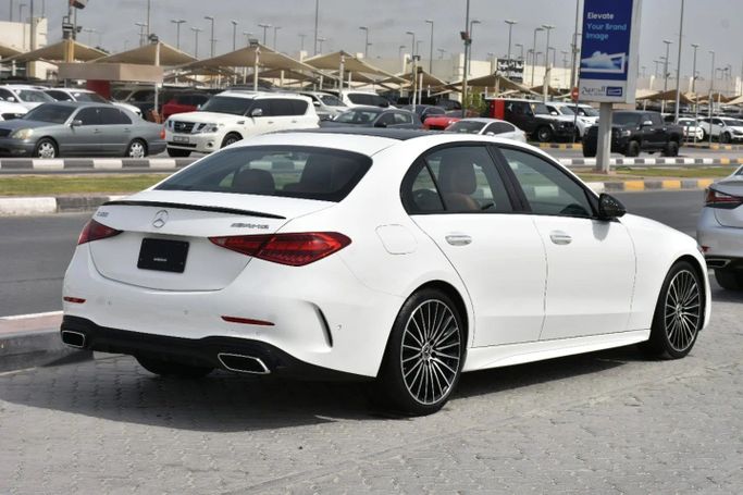 Подержанный Mercedes-Benz C-Class 300 V (W206), 2.0 л, 2022 в Шардже от Alfaris Used Cars Белый цвет. Other | AUTO.AE