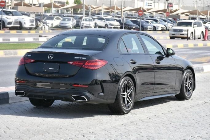 Подержанный Mercedes-Benz C-Class 300 V (W206), 2.0 л, 2022 в Шардже от Alfaris Used Cars Черный цвет. Other | AUTO.AE