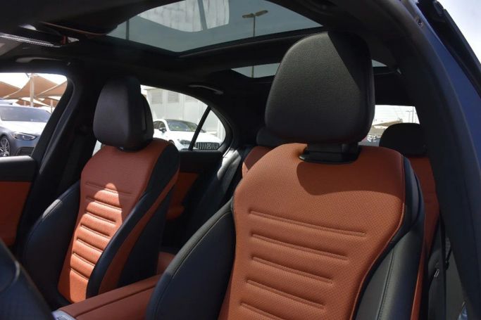 Подержанный Mercedes-Benz C-Class 300 V (W206), 2.0 л, 2022 в Шардже от Alfaris Used Cars Синий цвет. Other | AUTO.AE