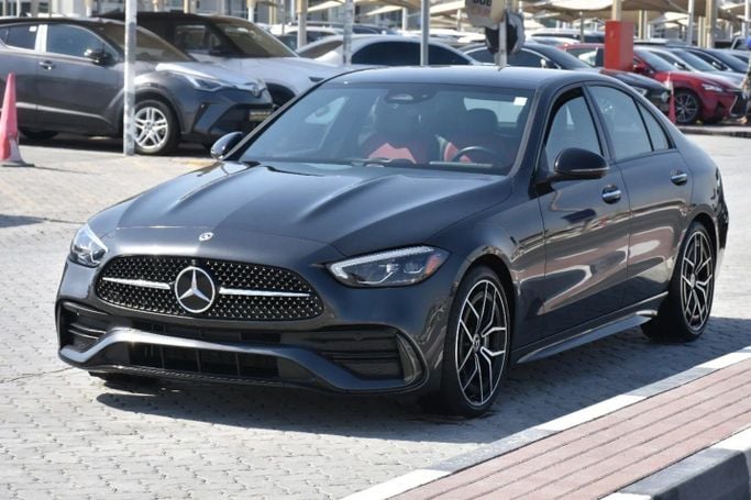 Подержанный Mercedes-Benz C-Class 300 V (W206), 2.0 л, 2023 в Шардже от Alfaris Used Cars Черный цвет. Other | AUTO.AE