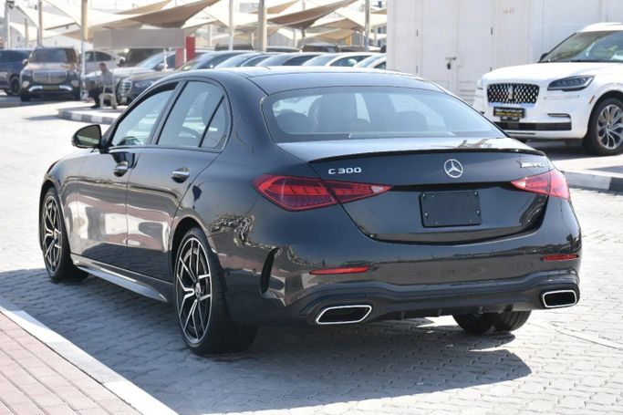 Подержанный Mercedes-Benz C-Class 300 V (W206), 2.0 л, 2023 в Шардже от Alfaris Used Cars Черный цвет. Other | AUTO.AE