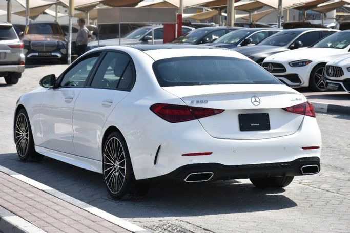 Подержанный Mercedes-Benz C-Class 300 V (W206), 2.0 л, 2024 в Шардже от Alfaris Used Cars Белый цвет. Other | AUTO.AE