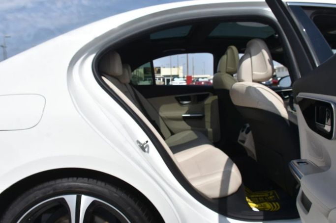Used Mercedes-Benz C-Class 300 V (W206), 2.0 l, 2022 in Sharjah by Alfaris Used Cars, White color. Other | AUTO.AE