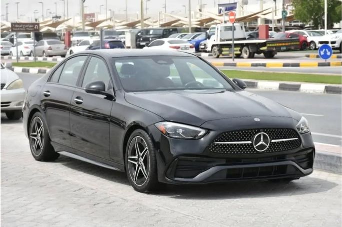 Подержанный Mercedes-Benz C-Class 300 V (W206), 2.0 л, 2022 в Шардже от Alfaris Used Cars Черный цвет. Other | AUTO.AE