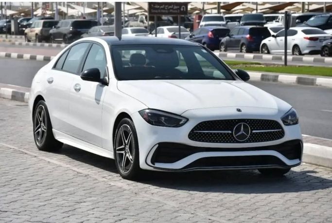 Подержанный Mercedes-Benz C-Class 300 V (W206), 2.0 л, 2022 в Шардже от Alfaris Used Cars Белый цвет. Other | AUTO.AE