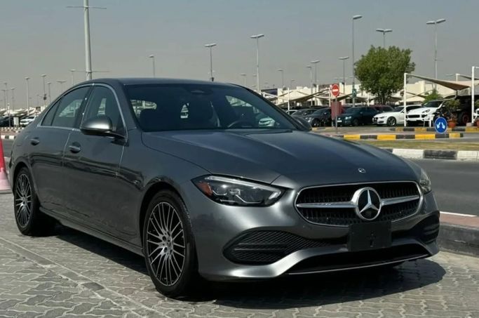 Подержанный Mercedes-Benz C-Class 300 V (W206), 2.0 л, 2022 в Шардже от Alfaris Used Cars Серый цвет. Other | AUTO.AE