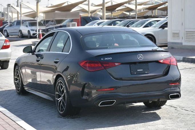 Подержанный Mercedes-Benz C-Class 300 V (W206), 2.0 л, 2022 в Шардже от Alfaris Used Cars Черный цвет. Other | AUTO.AE