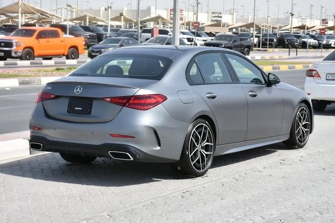 Подержанный Mercedes-Benz C-Class 300 V (W206), 2.0 л, 2022 в Шардже от Alfaris Used Cars Серый цвет. Other | AUTO.AE