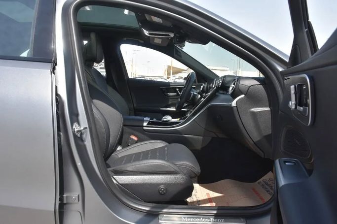 Подержанный Mercedes-Benz C-Class 300 V (W206), 2.0 л, 2022 в Шардже от Alfaris Used Cars Серый цвет. Other | AUTO.AE