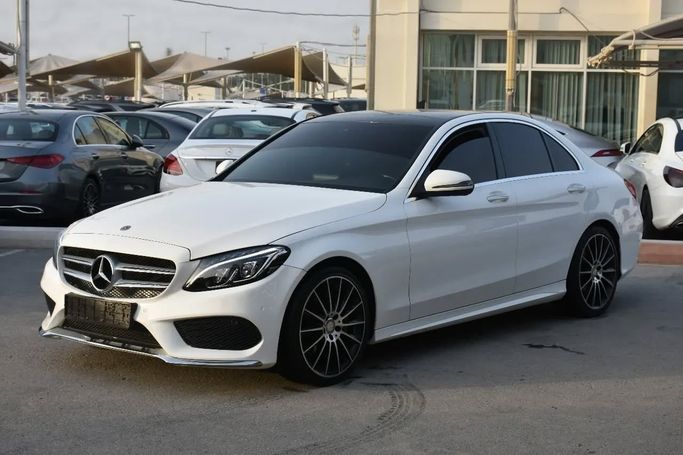 Подержанный Mercedes-Benz C-Class 200 IV (W205), 2.0 л, 2016 в Шардже от Alfaris Used Cars Белый цвет. Other | AUTO.AE