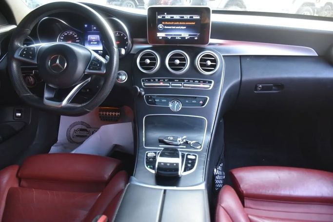 Подержанный Mercedes-Benz C-Class 200 IV (W205), 2.0 л, 2016 в Шардже от Alfaris Used Cars Белый цвет. Other | AUTO.AE