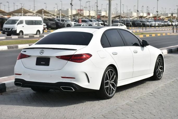 Подержанный Mercedes-Benz C-Class 300 V (W206), 2.0 л, 2022 в Шардже от Alfaris Used Cars Белый цвет. Other | AUTO.AE