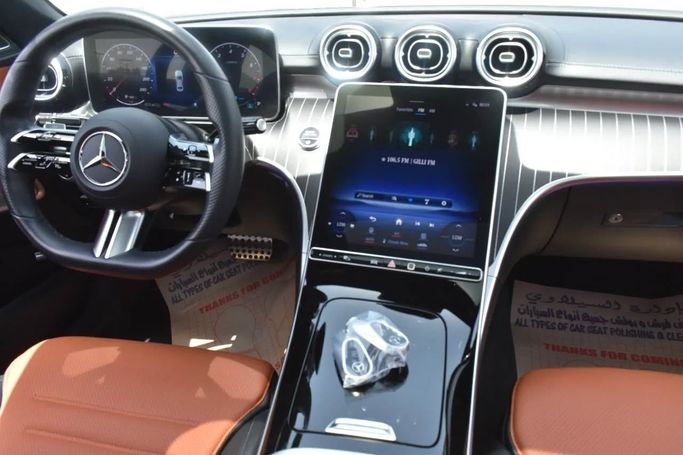 Подержанный Mercedes-Benz C-Class 300 V (W206), 2.0 л, 2022 в Шардже от Alfaris Used Cars Черный цвет. Other | AUTO.AE