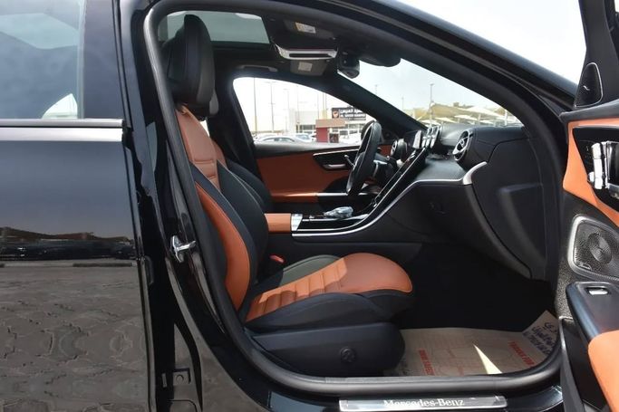 Подержанный Mercedes-Benz C-Class 300 V (W206), 2.0 л, 2022 в Шардже от Alfaris Used Cars Черный цвет. Other | AUTO.AE