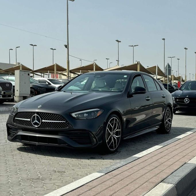 Подержанный Mercedes-Benz C-Class 300 V (W206), 2.0 л, 2022 в Шардже от Alfaris Used Cars Черный цвет. Other | AUTO.AE